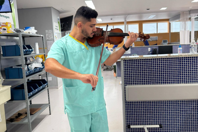 Apresentações de violino integram ações de humanização no Hospital de Ivaiporã