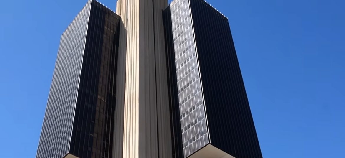 Por que Ibovespa virou para queda após superar os 186 mil pontos com Copom?