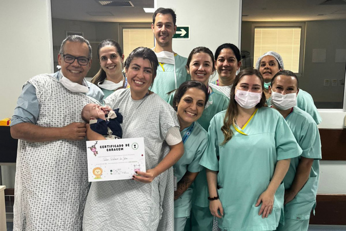 Mães de bebês prematuros recebem apoio em saúde mental no Paraná