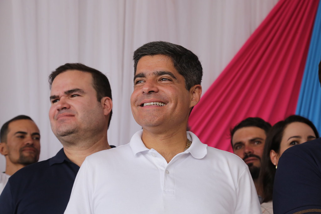 ACM Neto diz que está à disposição para esclarecer contrato com Master e Reag