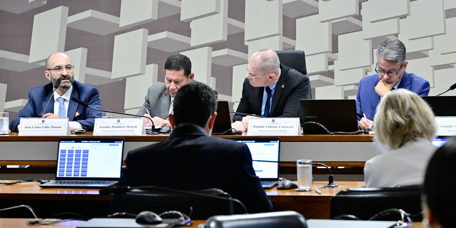CPI do Crime aprova pedido para investigar beneficiários do Banco Master