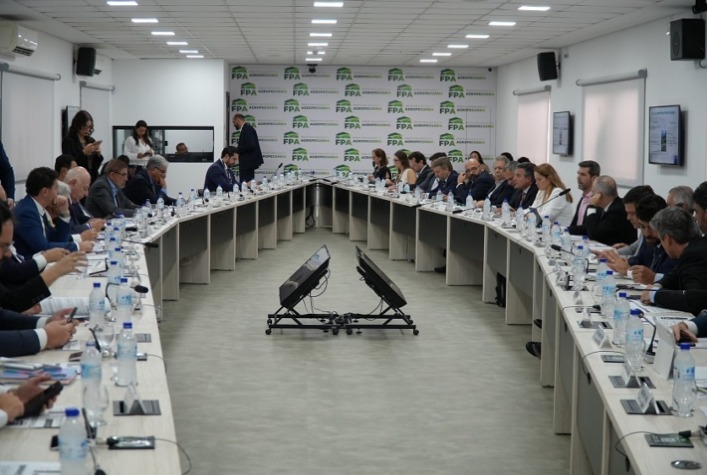 Conflito no Oriente Médio eleva alerta para custos do agro brasileiro, aponta CNA