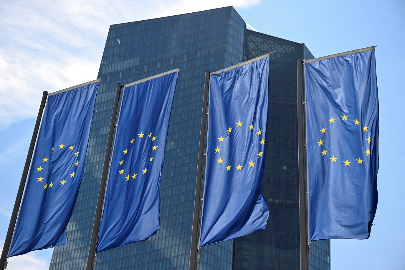Decisões de juros na Europa, auxílio-desemprego nos EUA e mais destaques desta 5ª