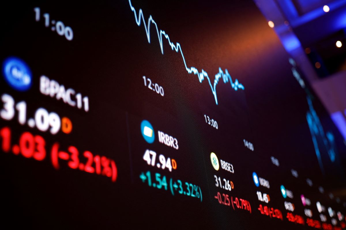 Ibovespa salta, dólar e petróleo WTI caem após Trump dizer que guerra pode acabar