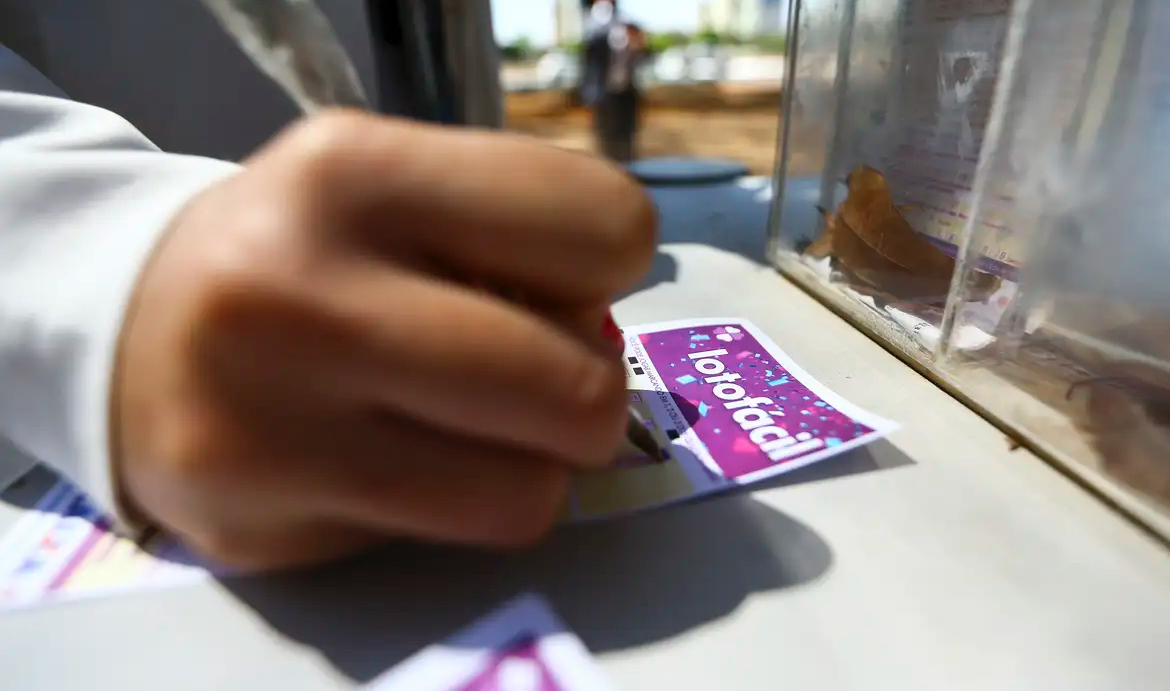 Lotofácil hoje, concurso 3636: Confira o resultado sorteado neste sábado (14)