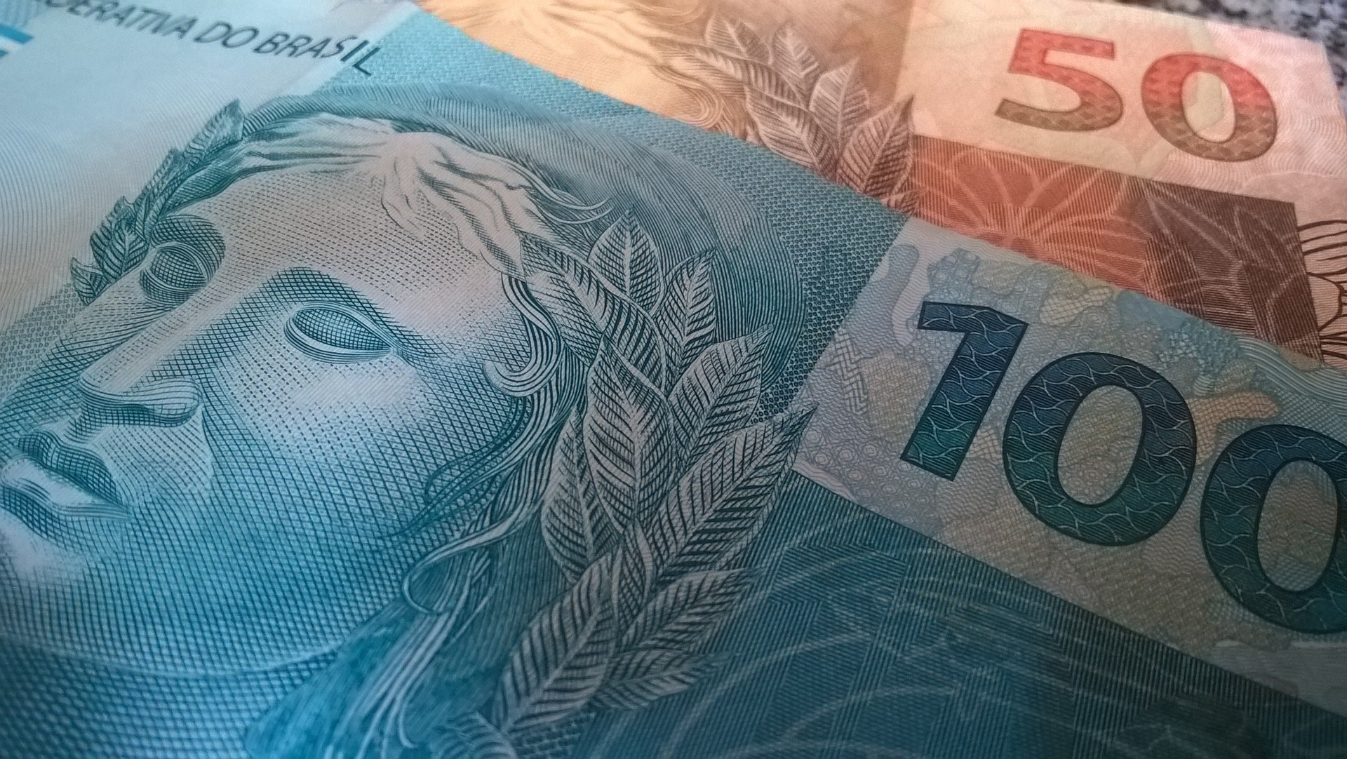 Taxas dos DIs caem com recuo dos rendimentos dos Treasuries sob influência da guerra