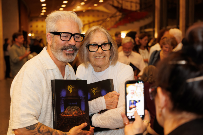 500 pessoas prestigiam lançamento do livro de 40 anos da Orquestra Sinfônica do Paraná