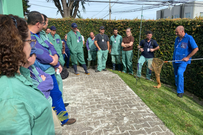 Adapar promove treinamento para controle de zoonoses em animais de produção