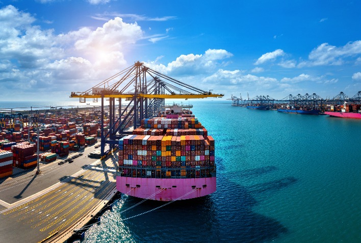 Balança comercial do Brasil tem superávit de US$ 6,4 bilhões em março; projeção para 2026 é revisada pelo MDIC
