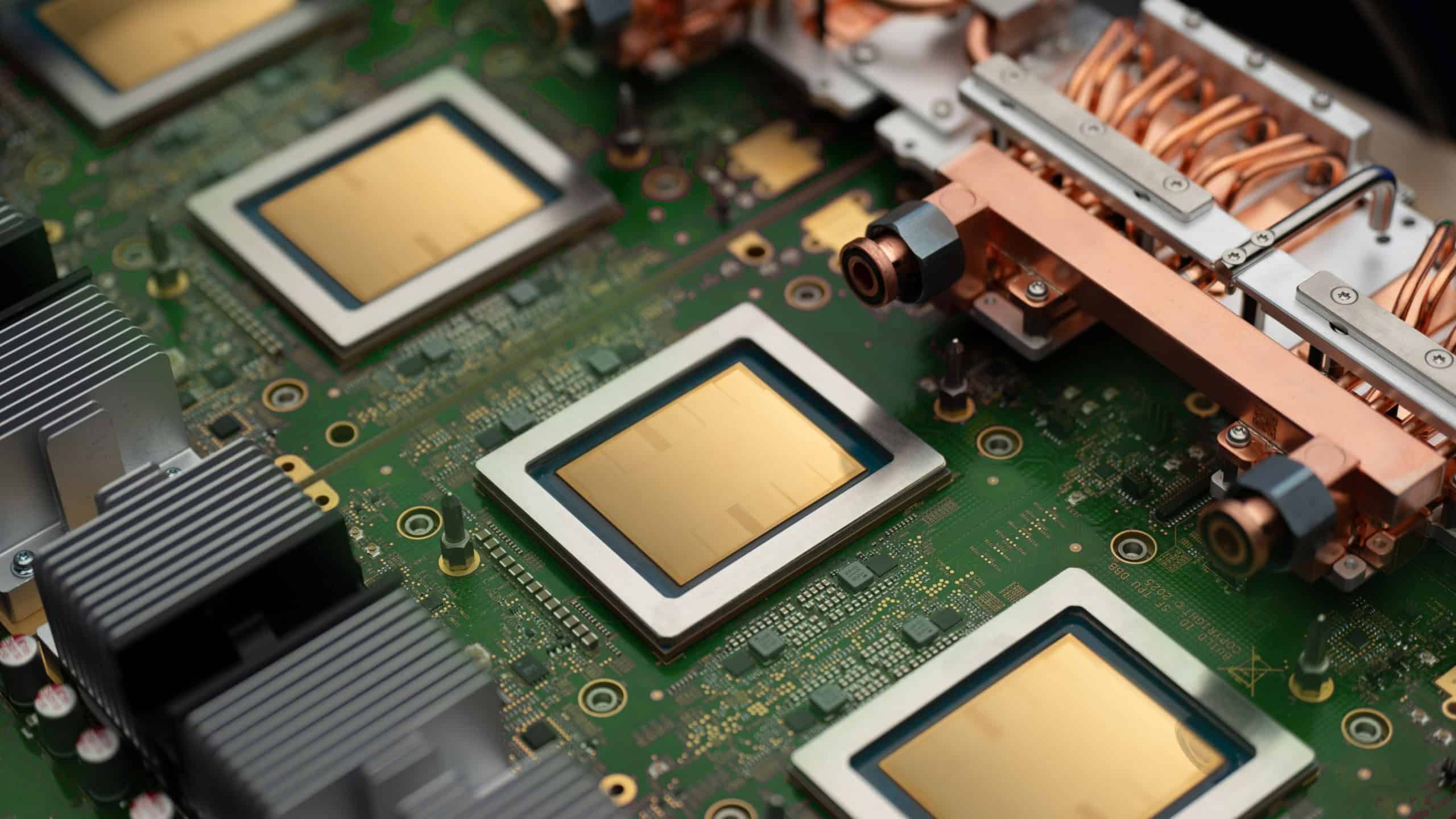 Conheça o TPU 8t e TPU 8i, os novos processadores do Google focados em IA