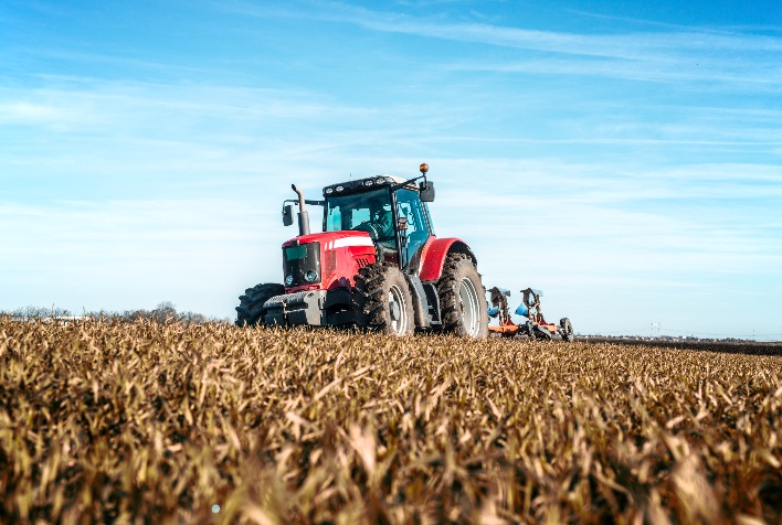 Consórcio de máquinas agrícolas ganha espaço no agro e exige planejamento antes da adesão