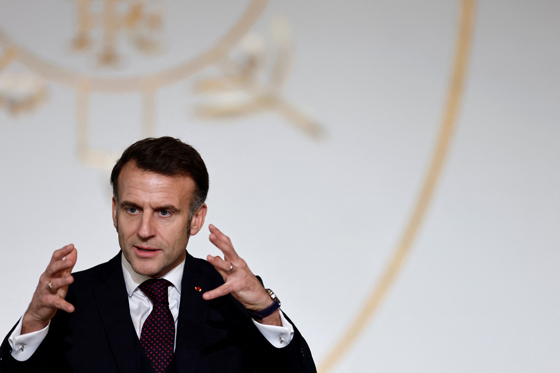 França: Macron pede negociações para reforçar cessar-fogo entre Líbano e Israel