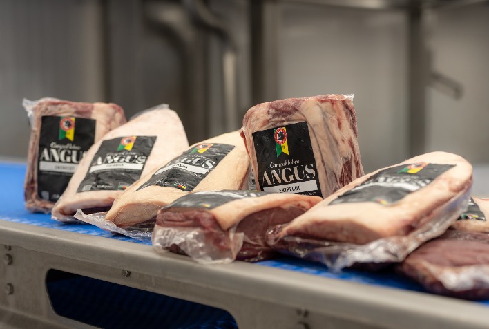 Frigorífico Callegaro entra no Programa Carne Angus e amplia oferta de cortes certificados no Brasil