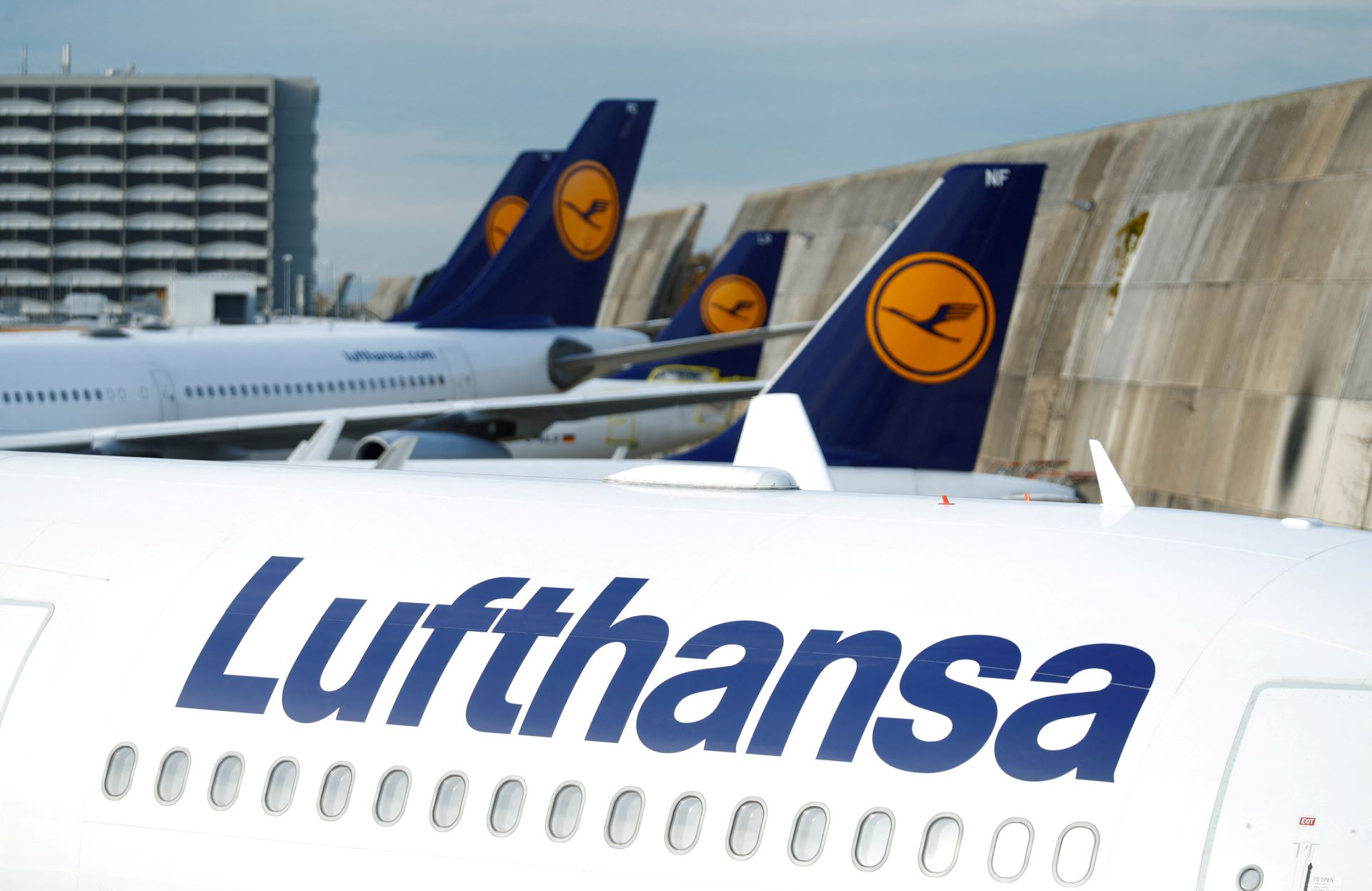 Lufthansa relata receio quanto ao aumento do preço do combustível de aviação