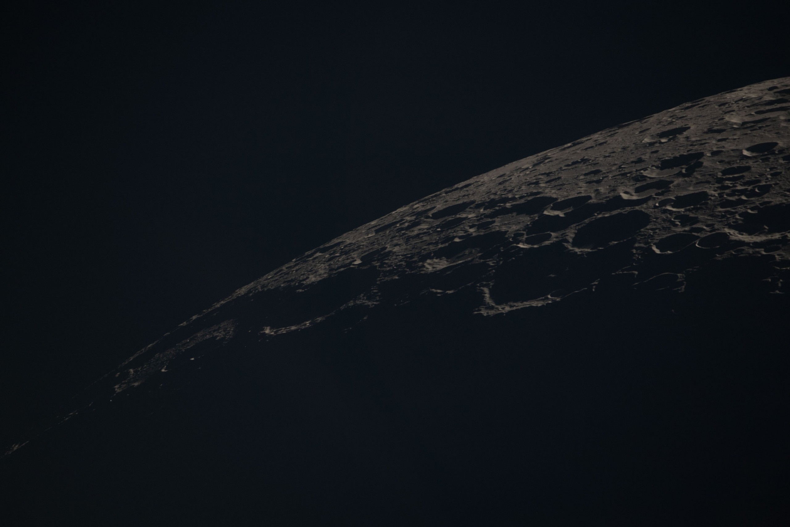 NASA revela novas fotos da Lua tiradas pela missão Artemis 2