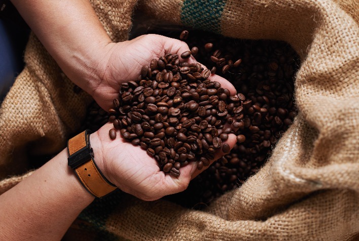 Preços do café recuam no Brasil com queda do dólar e pressão das bolsas internacionais
