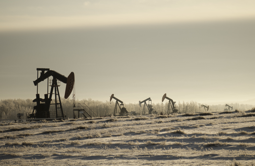 Petróleo brent cai 7,8% com relatos de possível acordo de paz entre EUA e Irã
